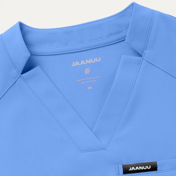 Jaanuu • Helia 3-Pocket Ceil Blue Scrub Top - M - Picture 4 of 14